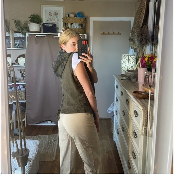 Arizona army green utility vest hood is removable - Picture 11 of 14